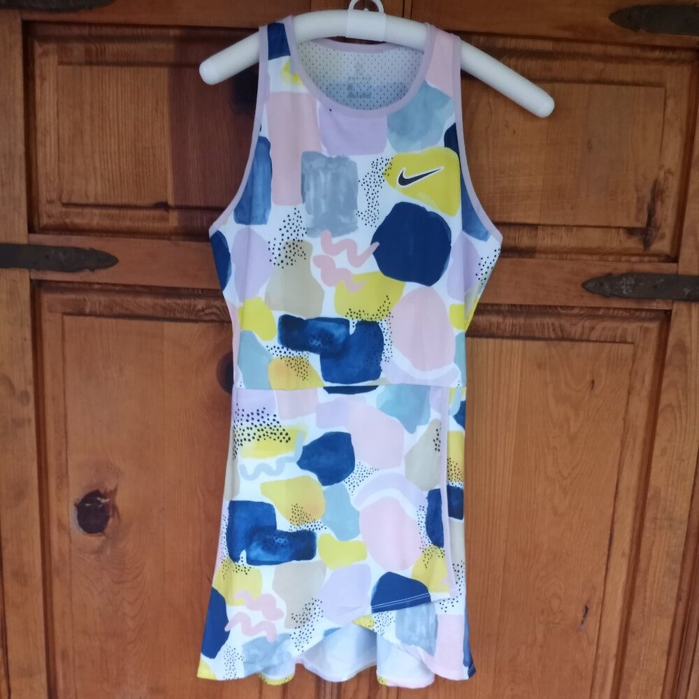Nike split hem tank dress and short set - Picture 2 of 15